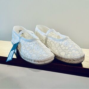 Women's Celia Floral Lace Mary Jane Espadrille Flat with Memory Foam Insole.